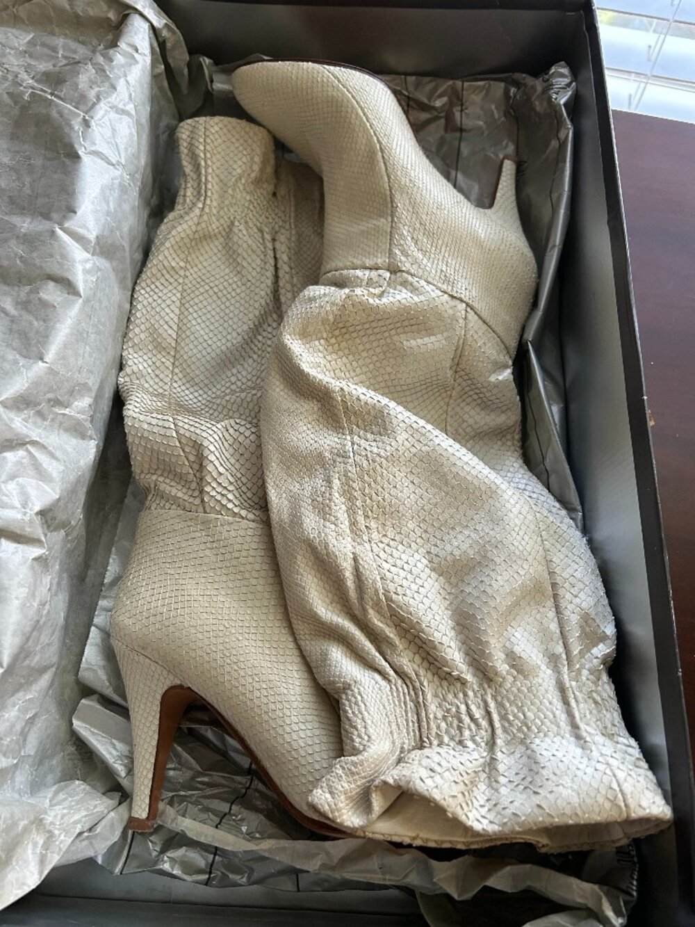 Saffron brand white snakeskin boots, size 5, never worn.